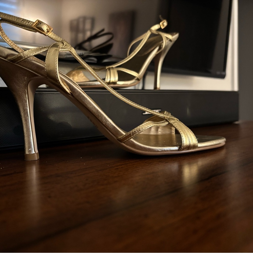 MICHAEL SHANNON Gold Women's Sandals